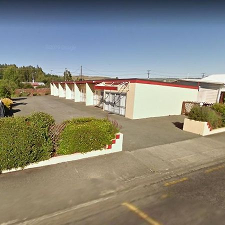 Roadside Motel Вайуру Екстериор снимка